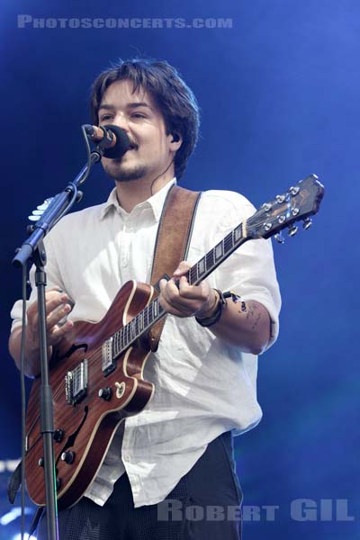 MILKY CHANCE - 2017-07-22 - PARIS - Hippodrome de Longchamp - Main Stage 2 - 